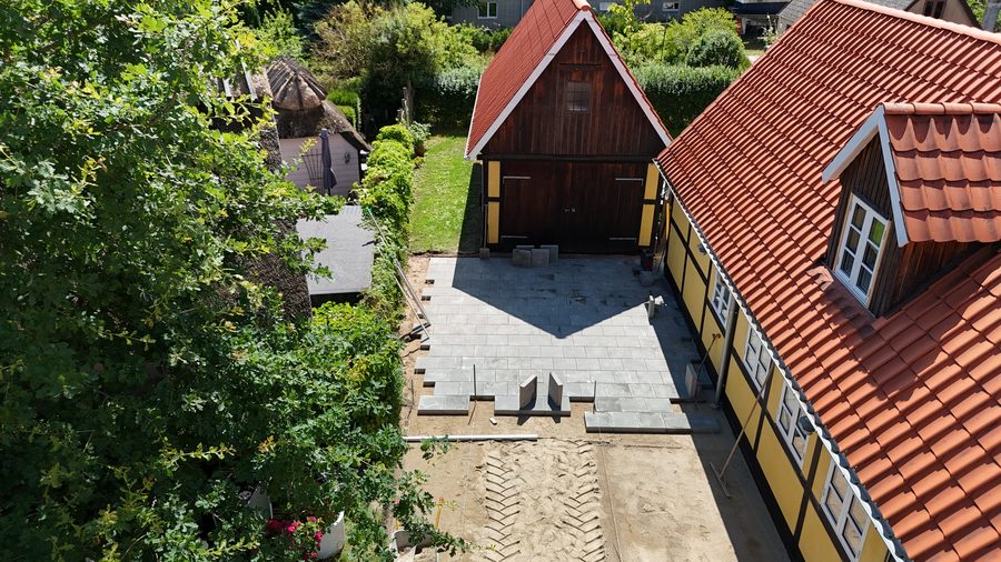 Belægningen lægges set fra luften